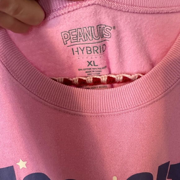 Super soft and cozy Charlie Brown and Snoopy sweatshirt size XL. - Picture 4 of 5